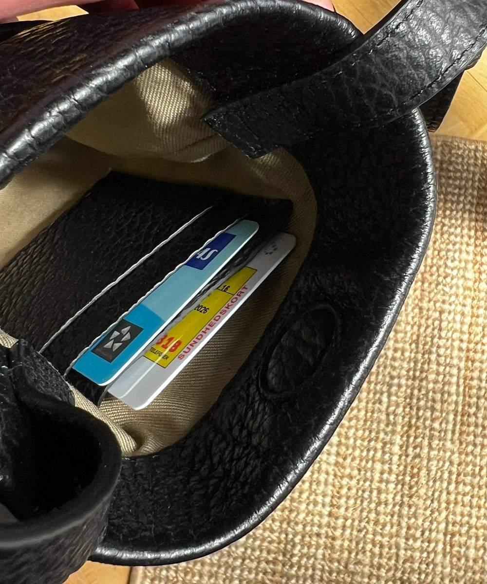 Vahla Phone Bag - D101 Black